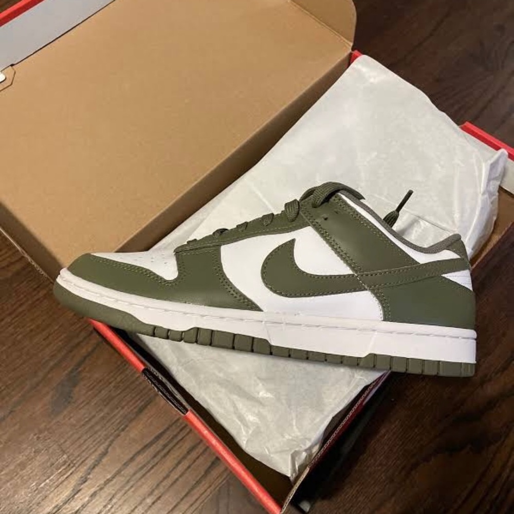Nike Dunks- olive green